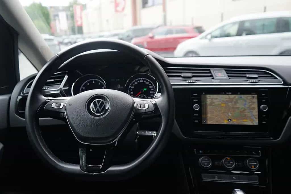 Volkswagen Touran 1.5 TSI DSG Highline LED Navi Sitzheizung 09/2021-photo-10