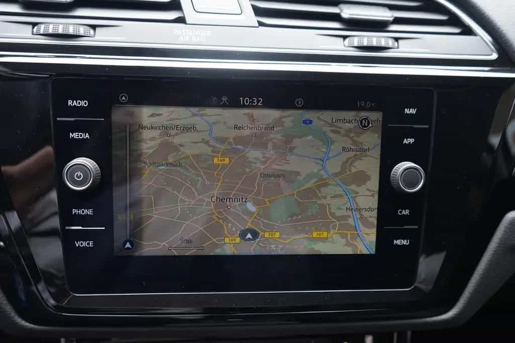 Volkswagen Touran 1.5 TSI DSG Highline LED Navi Sitzheizung 09/2021-photo-11