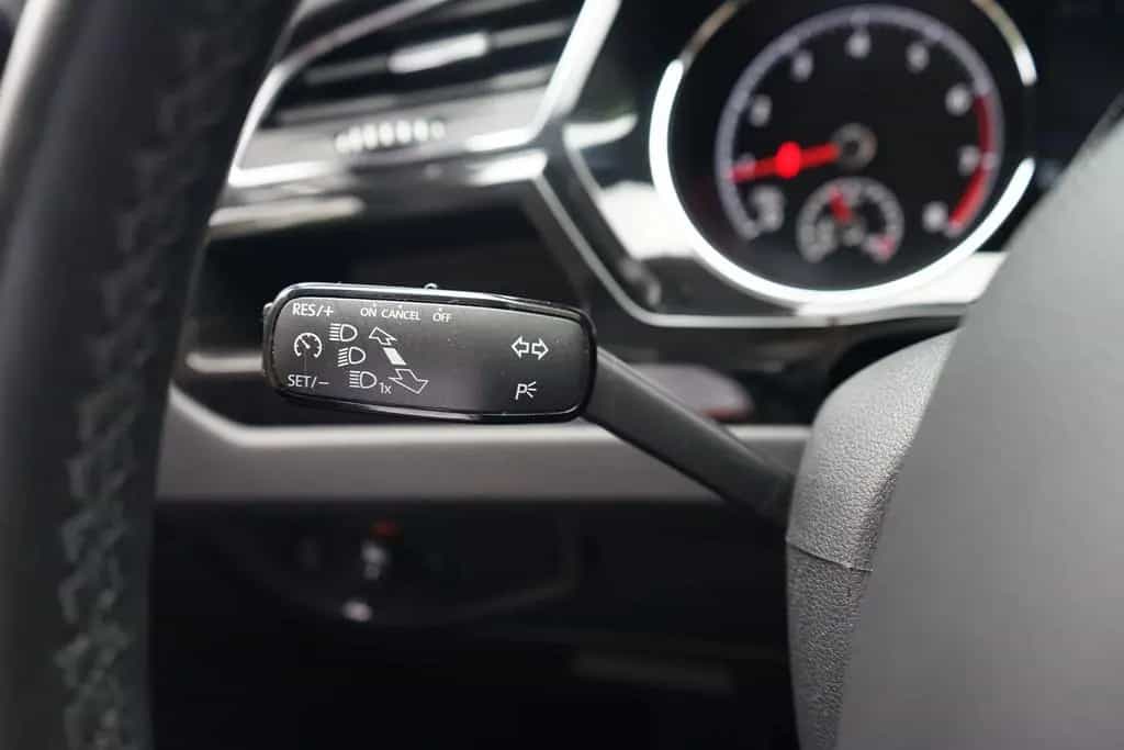 Volkswagen Touran 1.5 TSI DSG Highline LED Navi Sitzheizung 09/2021-photo-22