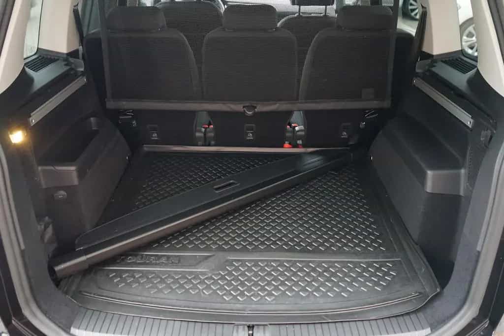 Volkswagen Touran 1.5 TSI DSG Highline LED Navi Sitzheizung 09/2021-photo-32