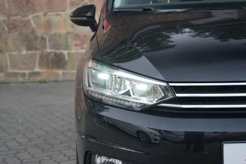 Volkswagen Touran 1.5 TSI DSG Highline LED Navi Sitzheizung 09/2021-photo-35