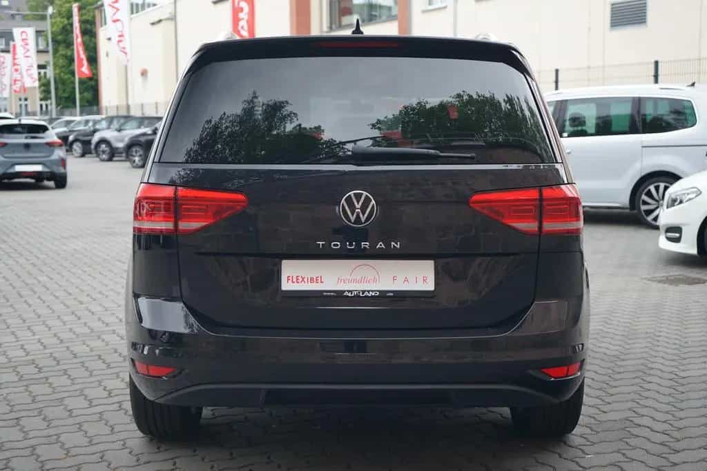 Volkswagen Touran 1.5 TSI DSG Highline LED Navi Sitzheizung 09/2021-photo-4