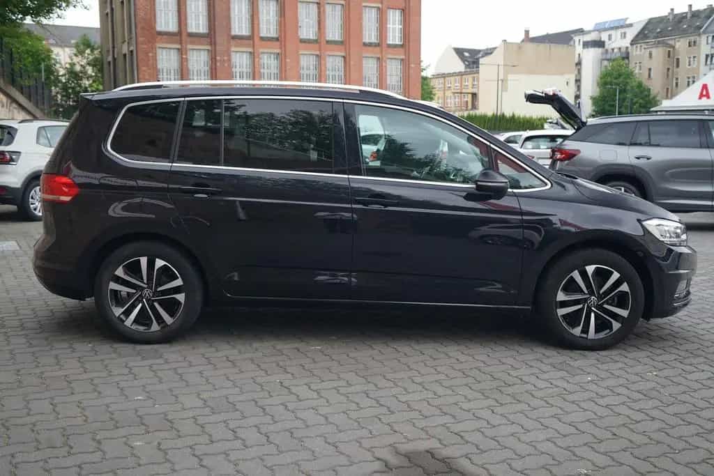 Volkswagen Touran 1.5 TSI DSG Highline LED Navi Sitzheizung 09/2021-photo-6