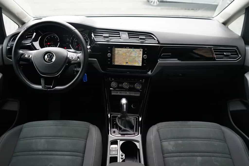 Volkswagen Touran 1.5 TSI DSG Highline LED Navi Sitzheizung 09/2021-photo-9