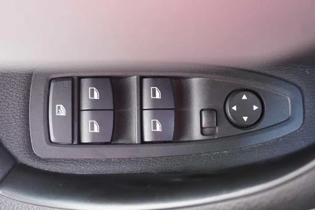 BMW X2 sDrive 18i LED Navi Tempomat Virtual Cockpit 02/2019-photo-17