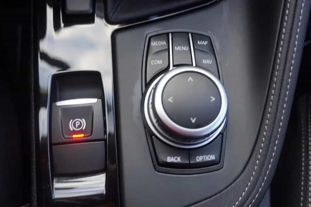 BMW X2 sDrive 18i LED Navi Tempomat Virtual Cockpit 02/2019-photo-34