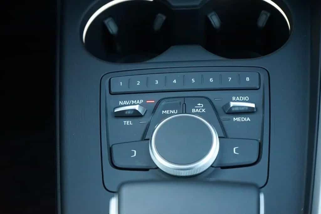 Audi A4 Avant 40 quattro LED Navi el. Heckklappe PDC 08/2019-photo-12