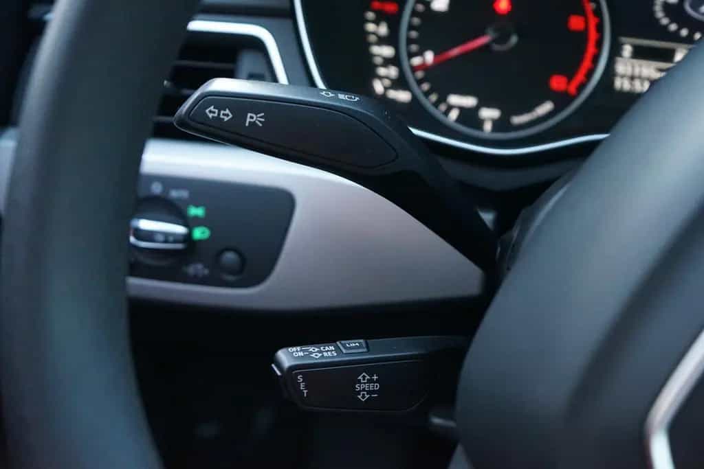 Audi A4 Avant 40 quattro LED Navi el. Heckklappe PDC 08/2019-photo-21