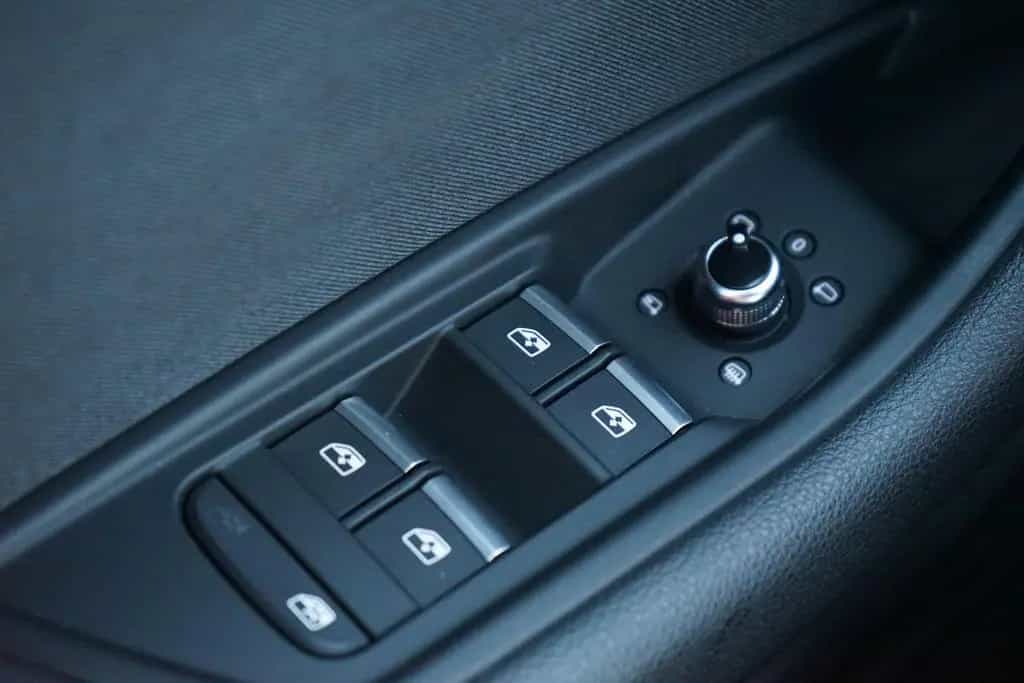 Audi A4 Avant 40 quattro LED Navi el. Heckklappe PDC 08/2019-photo-25