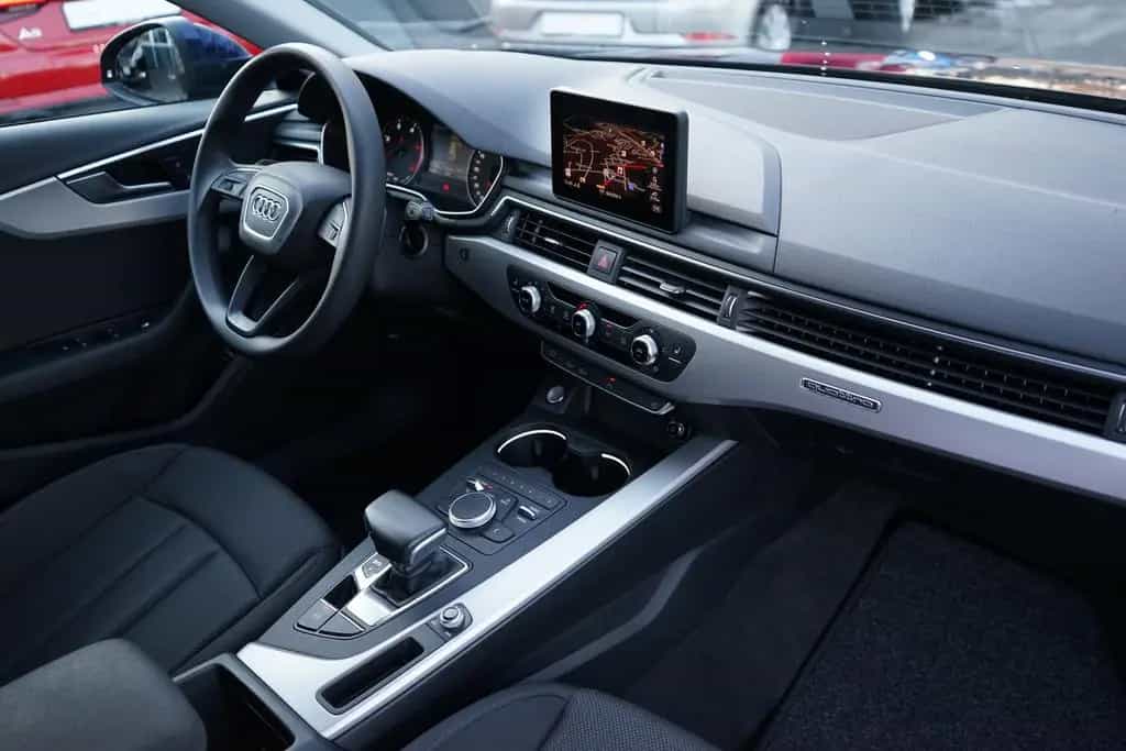 Audi A4 Avant 40 quattro LED Navi el. Heckklappe PDC 08/2019-photo-4