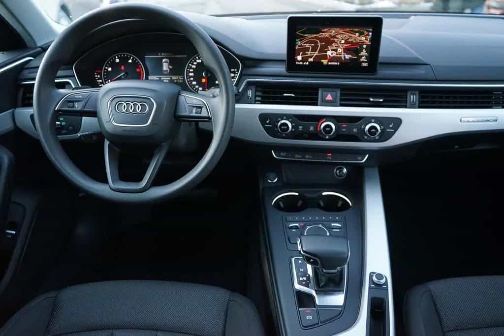 Audi A4 Avant 40 quattro LED Navi el. Heckklappe PDC 08/2019-photo-5