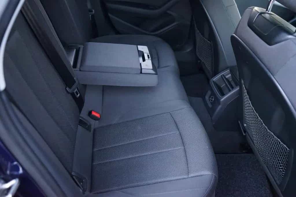 Audi A4 Avant 40 quattro LED Navi el. Heckklappe PDC 08/2019-photo-8