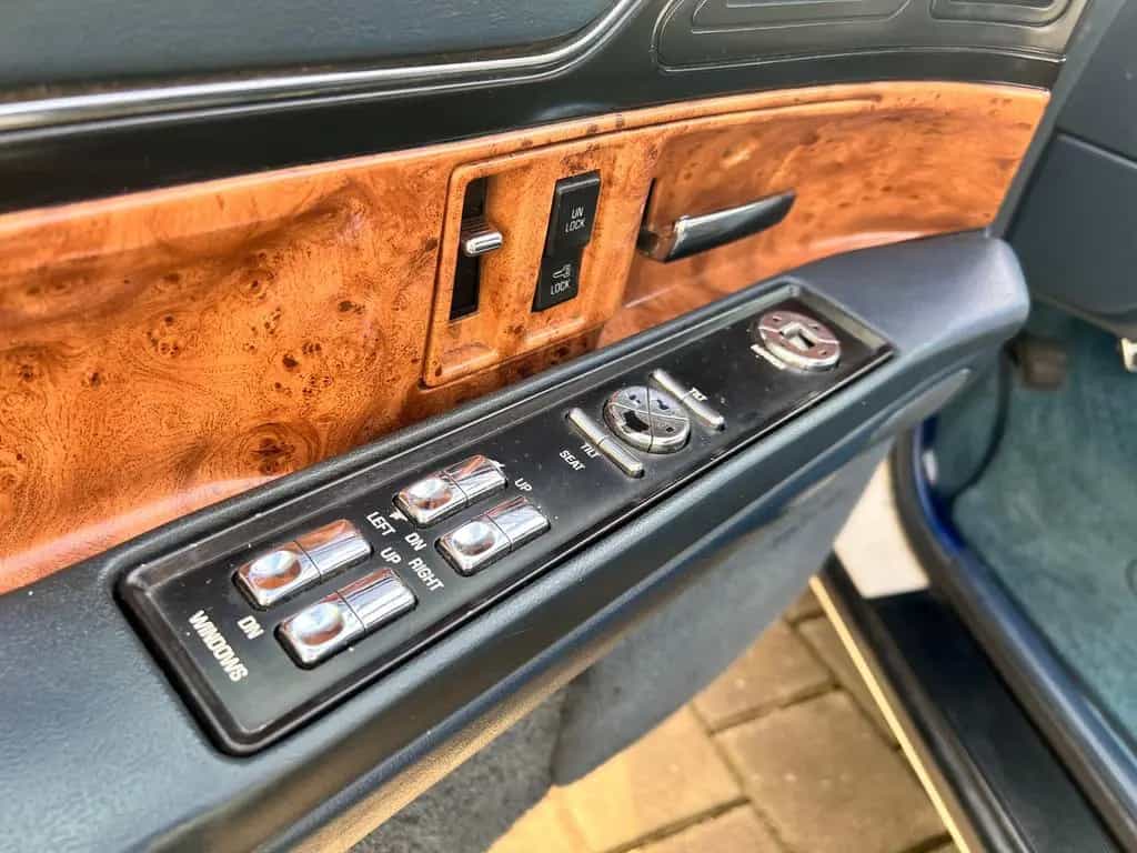 Buick Park Avenue 3.8 V6 GELEGENHEIT Tüv NEU US Modell 11/1991-photo-11