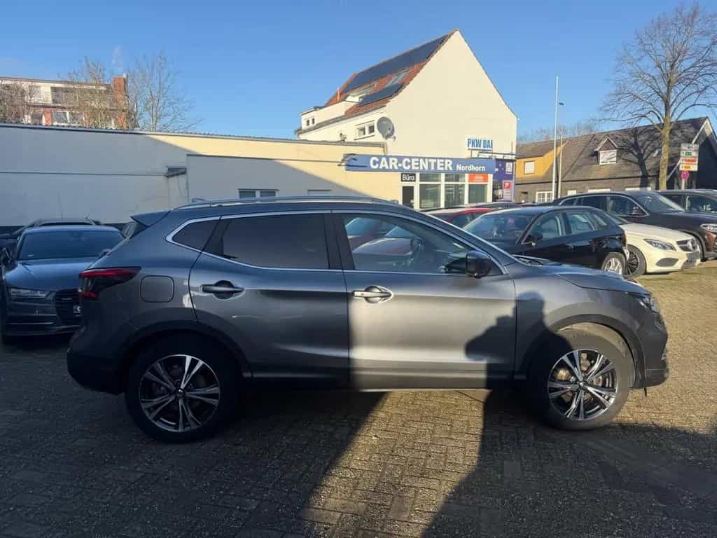 Nissan Qashqai N-Connecta*NAVI*360° Kamera*8FACH*SHZ*** 07/2018-photo-1