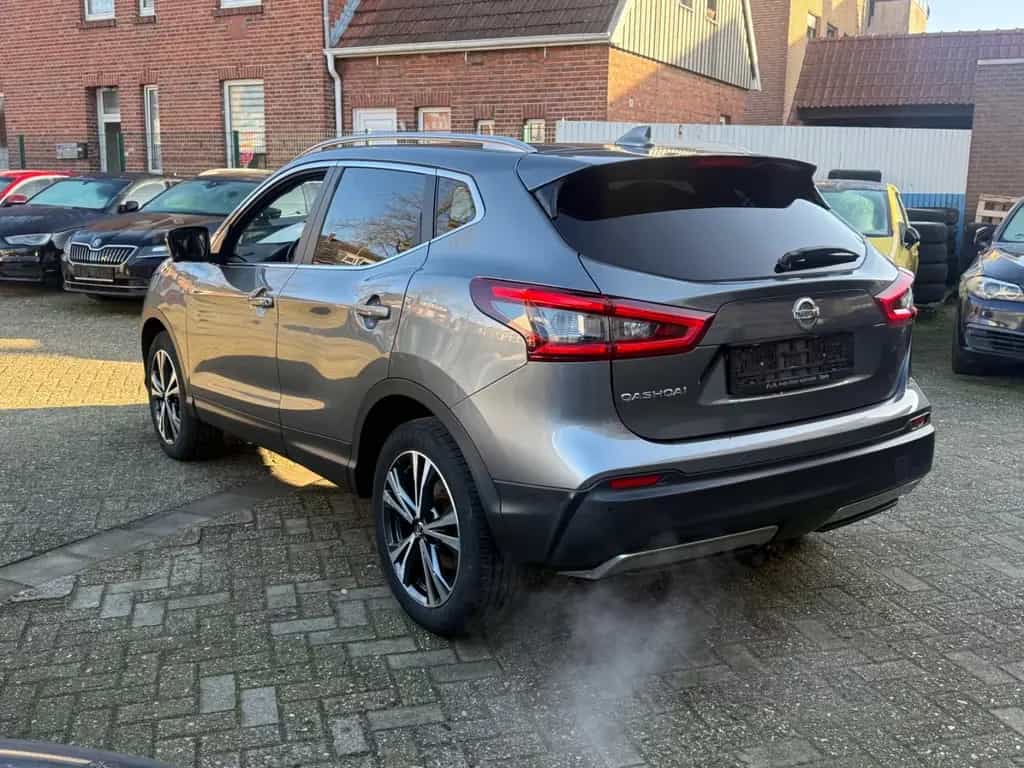 Nissan Qashqai N-Connecta*NAVI*360° Kamera*8FACH*SHZ*** 07/2018-photo-4