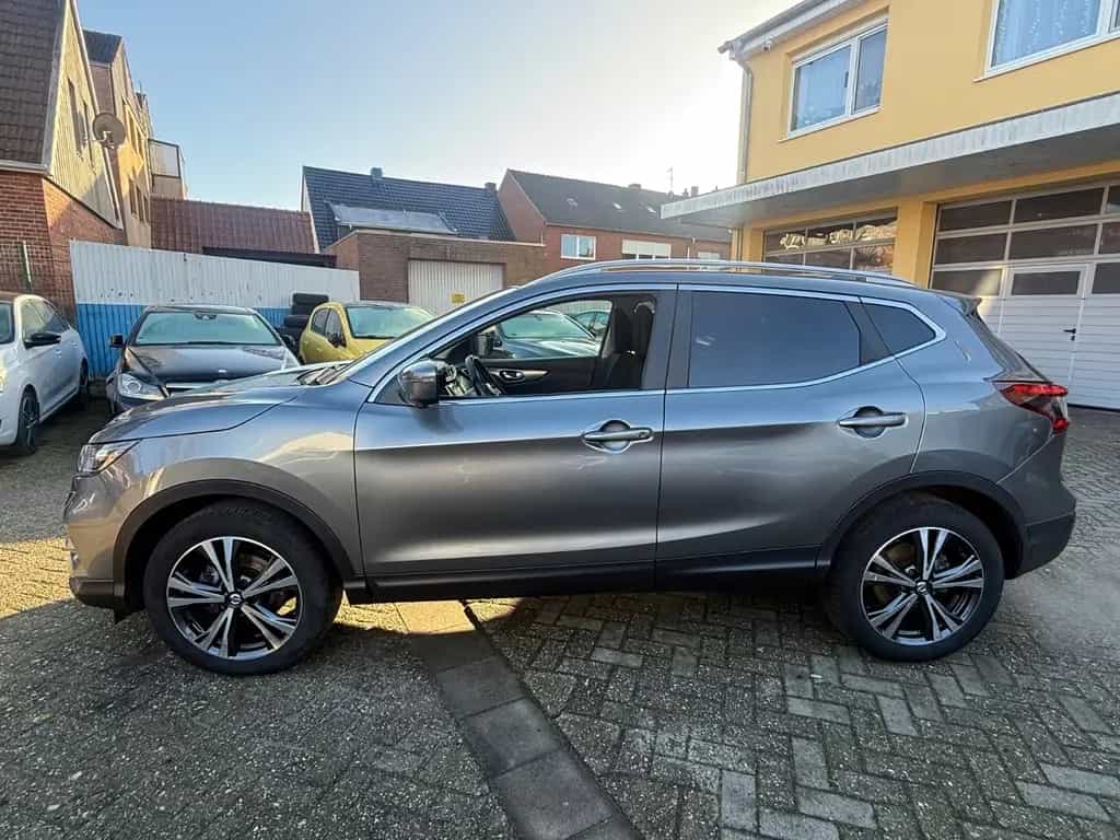 Nissan Qashqai N-Connecta*NAVI*360° Kamera*8FACH*SHZ*** 07/2018-photo-5