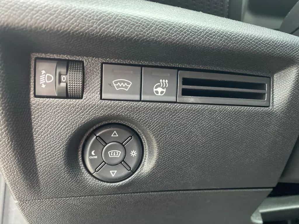 Citroën C4 Benzin 130 Automatik MAX *Winter+Techno-Pak* 07/2025-photo-17