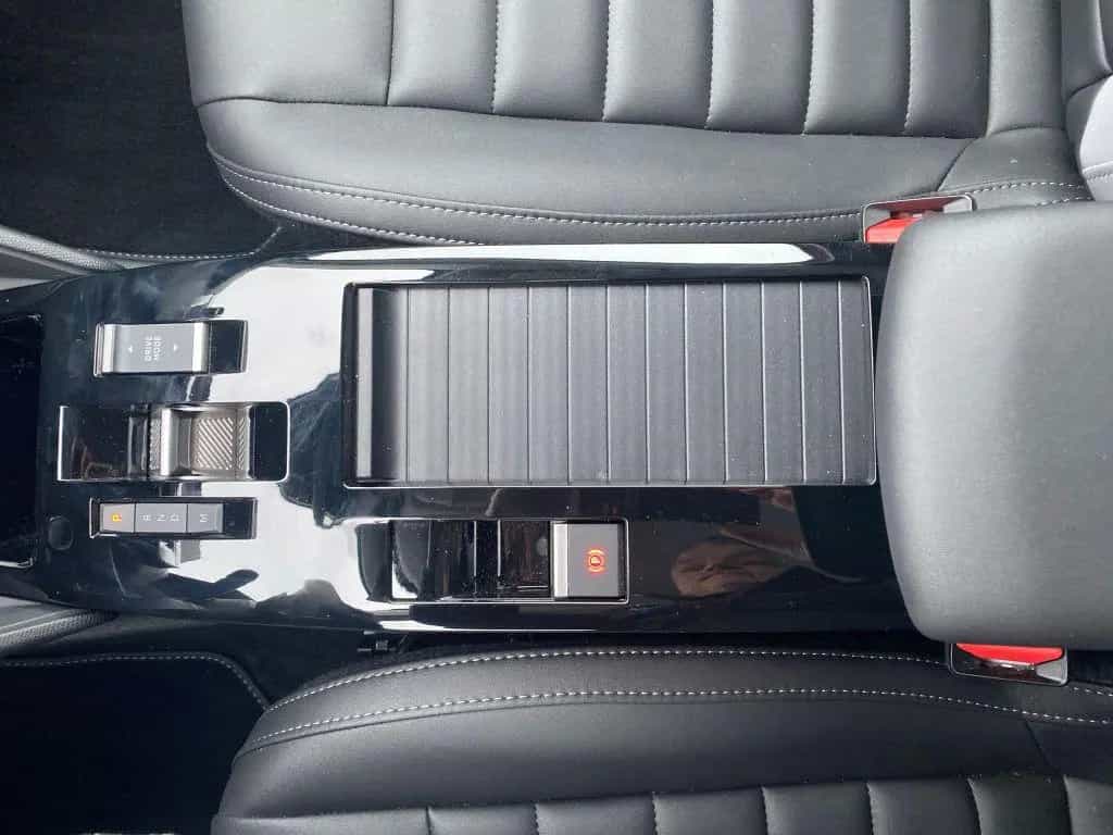 Citroën C4 Benzin 130 Automatik MAX *Winter+Techno-Pak* 07/2025-photo-21
