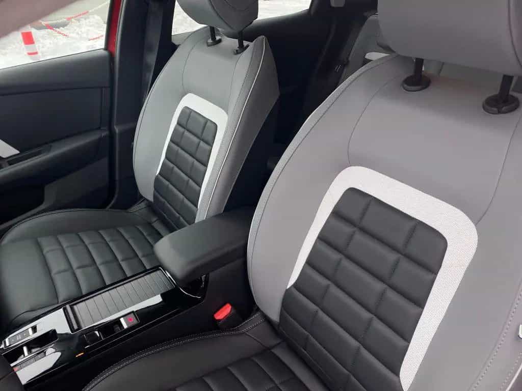 Citroën C4 Benzin 130 Automatik MAX *Winter+Techno-Pak* 07/2025-photo-7