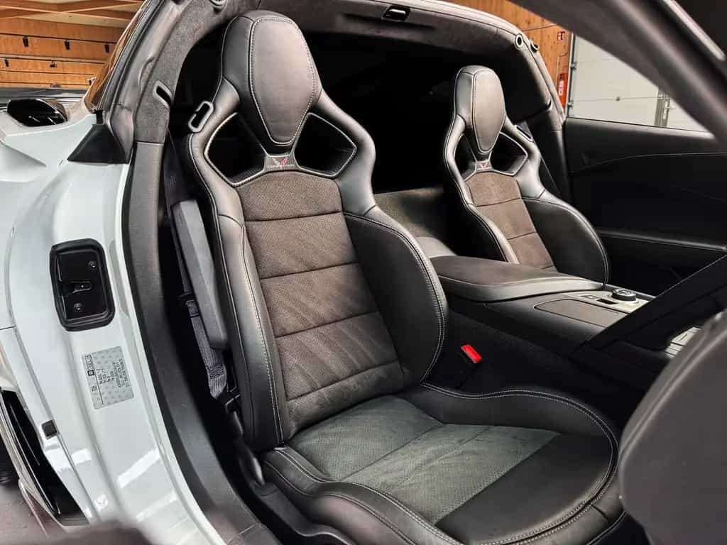 Corvette Z06 6.2 C7 AT8 / Z07-Paket / Comp.-Sitze / DEUTSCH 07/2015-photo-24