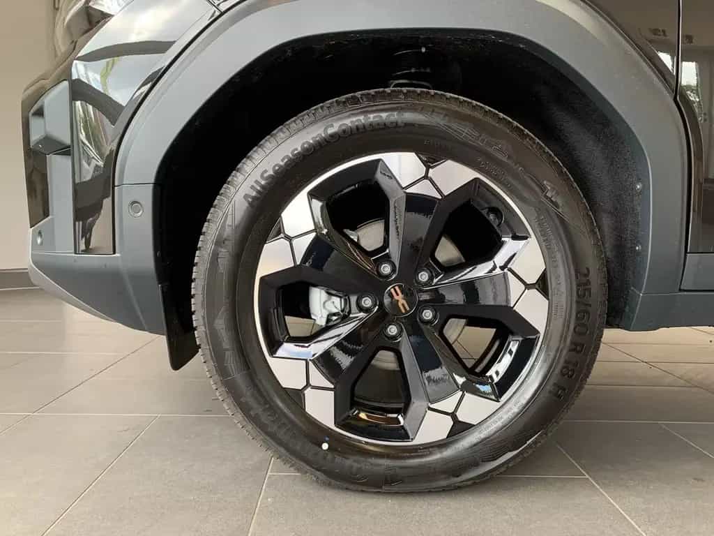 Dacia Bigster EXTREME TCe 130 4X4 SHZ+PDC+KAMERA+NAV 03/2026-photo-12