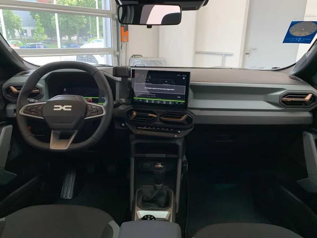 Dacia Bigster EXTREME TCe 130 4X4 SHZ+PDC+KAMERA+NAV 03/2026-photo-13