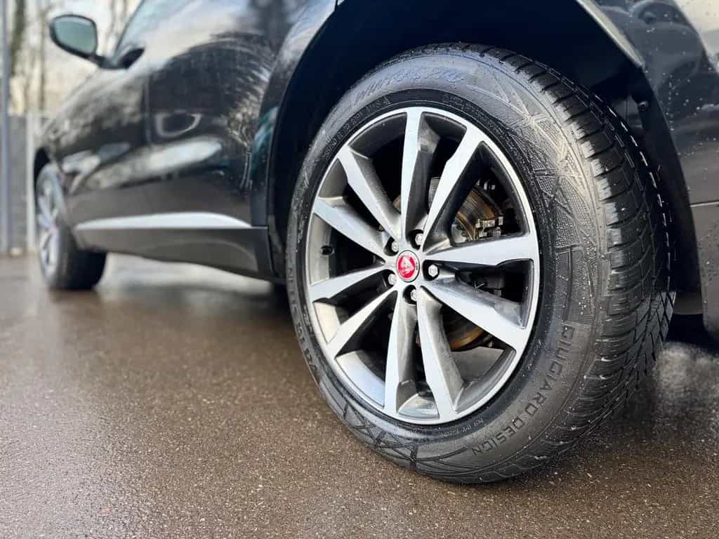 Jaguar F-Pace R-DYNAMIC AWD*AUT*1.HD*PANO*LED*EL.AHK* 04/2023-photo-12