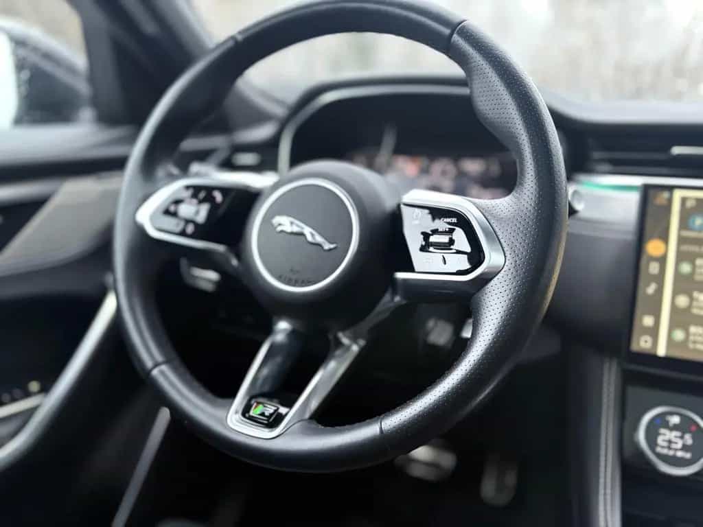 Jaguar F-Pace R-DYNAMIC AWD*AUT*1.HD*PANO*LED*EL.AHK* 04/2023-photo-26