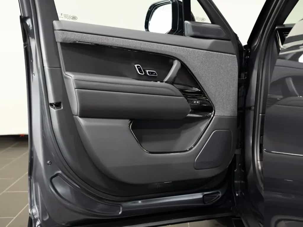 Land Rover Range Rover Rover Sport AUTOBIOGRAPHY 4.4 P530 AWD 11/2025-photo-12