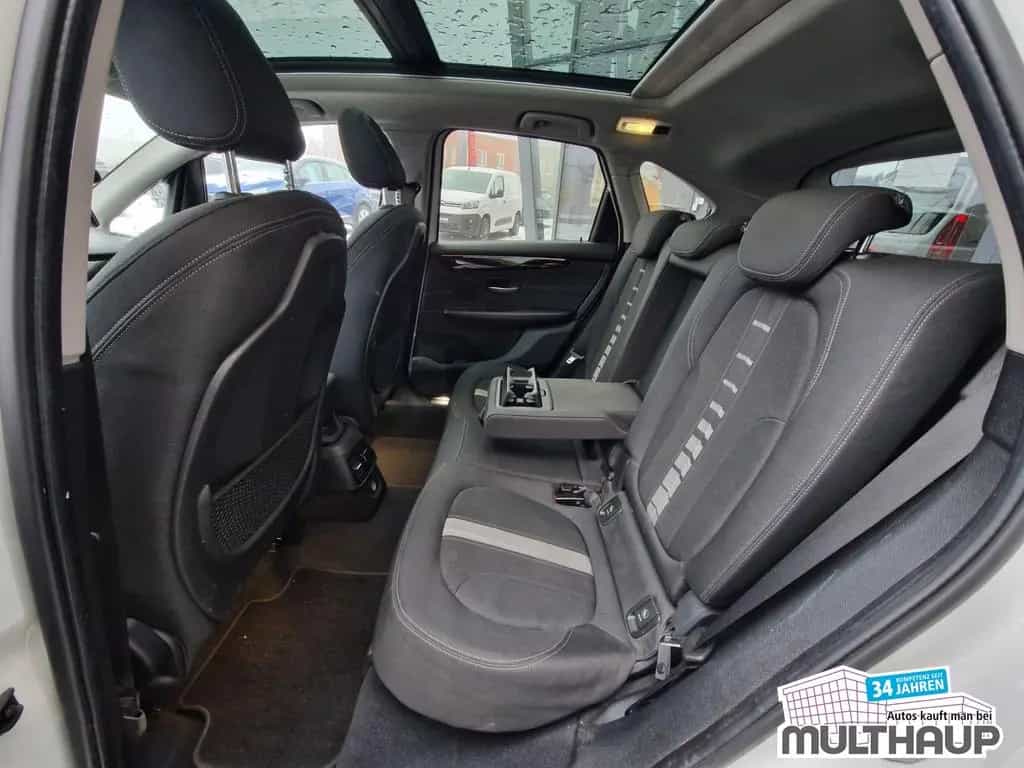 BMW 2 Series 218 Active Tourer i Sport Line SHZ PDC Navi 06/2017-photo-4