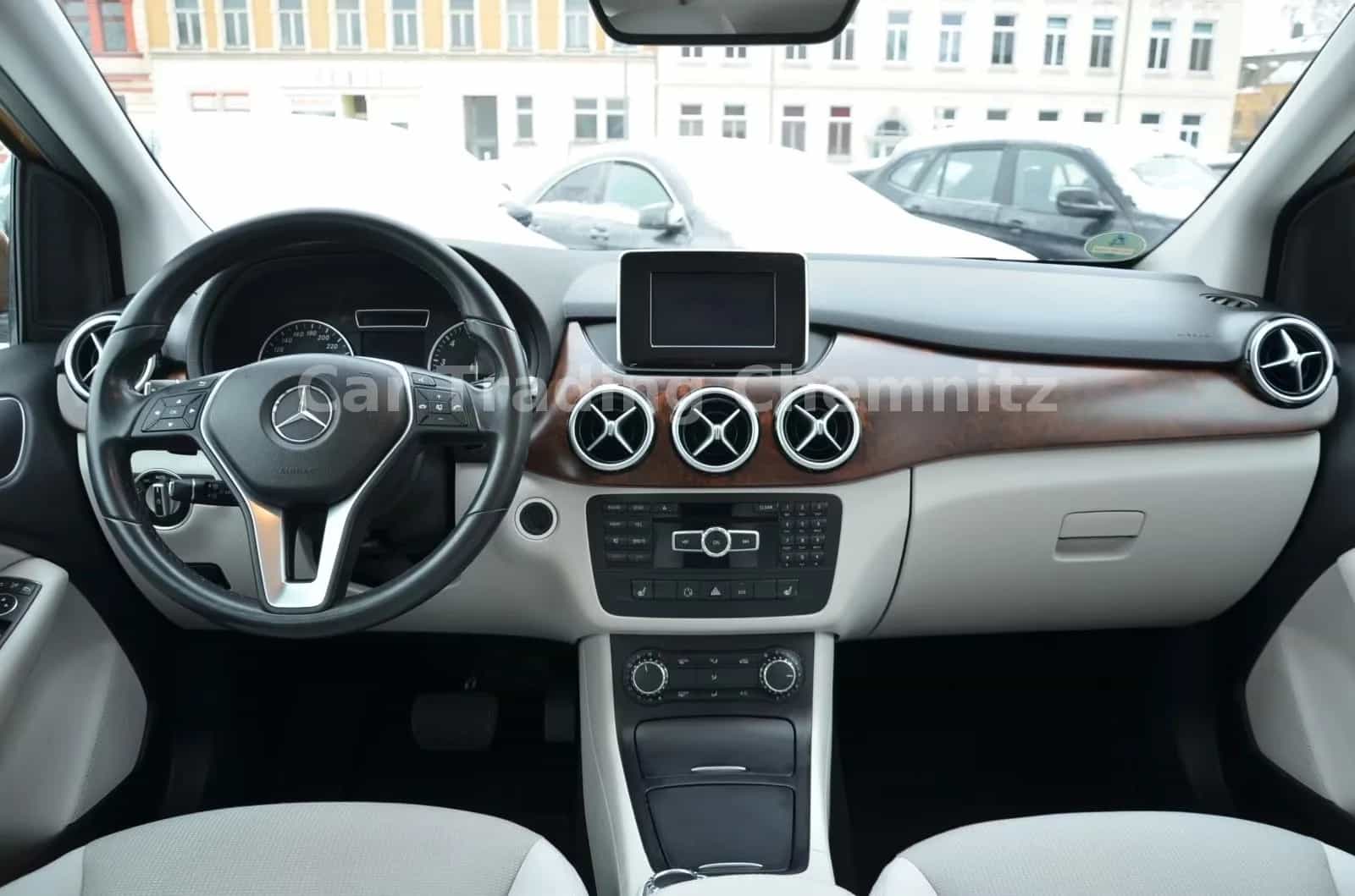 Mercedes-Benz B-Class 180 07/2012-photo-9