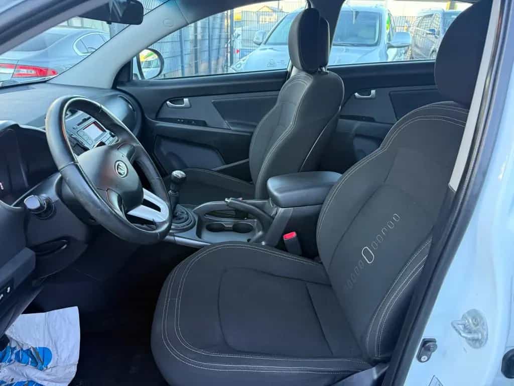 Kia Sportage Vision 2WD 2.Hand Tuv neu 1.j Garantie 12/2010-photo-11