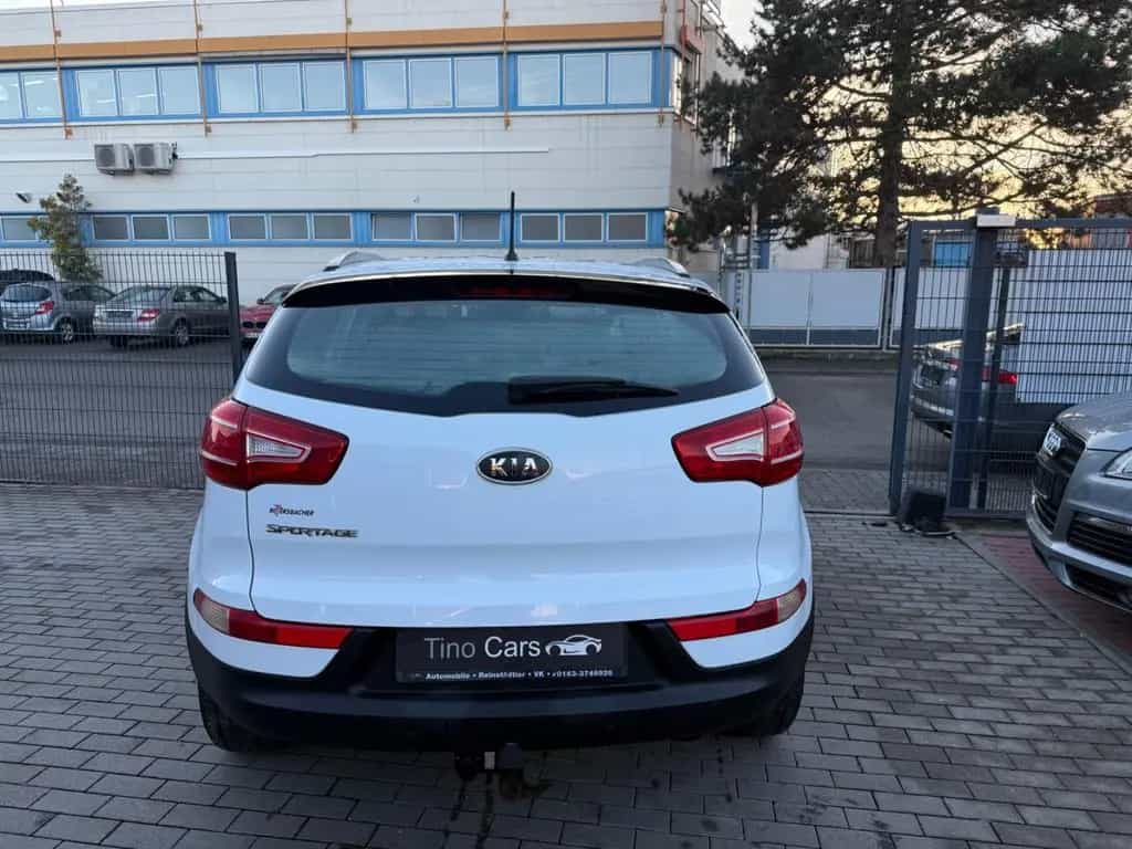 Kia Sportage Vision 2WD 2.Hand Tuv neu 1.j Garantie 12/2010-photo-3