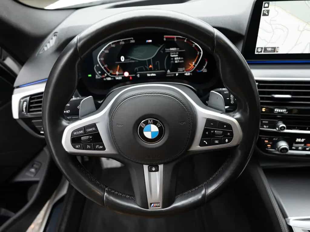 BMW 5 Series 520d Touring xDrive M-Sport PANO HUD LED W-LAN 01/2022-photo-11