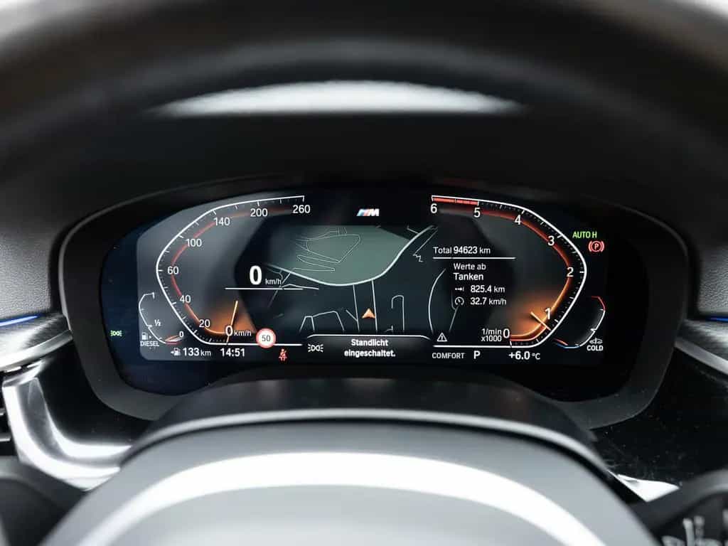 BMW 5 Series 520d Touring xDrive M-Sport PANO HUD LED W-LAN 01/2022-photo-12