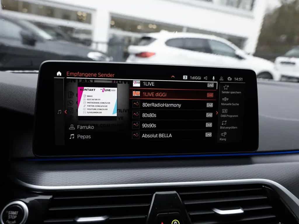 BMW 5 Series 520d Touring xDrive M-Sport PANO HUD LED W-LAN 01/2022-photo-14