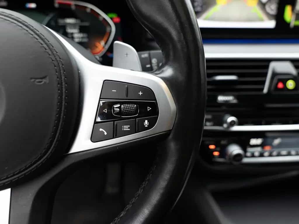 BMW 5 Series 520d Touring xDrive M-Sport PANO HUD LED W-LAN 01/2022-photo-19