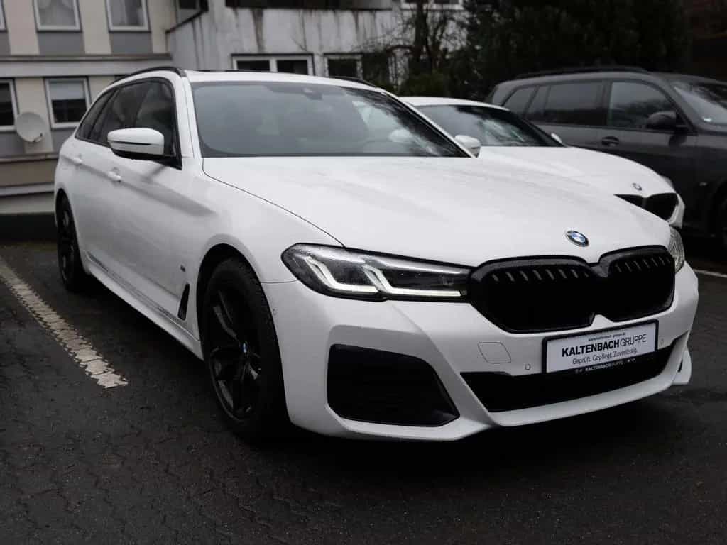 BMW 5 Series 520d Touring xDrive M-Sport PANO HUD LED W-LAN 01/2022-photo-2