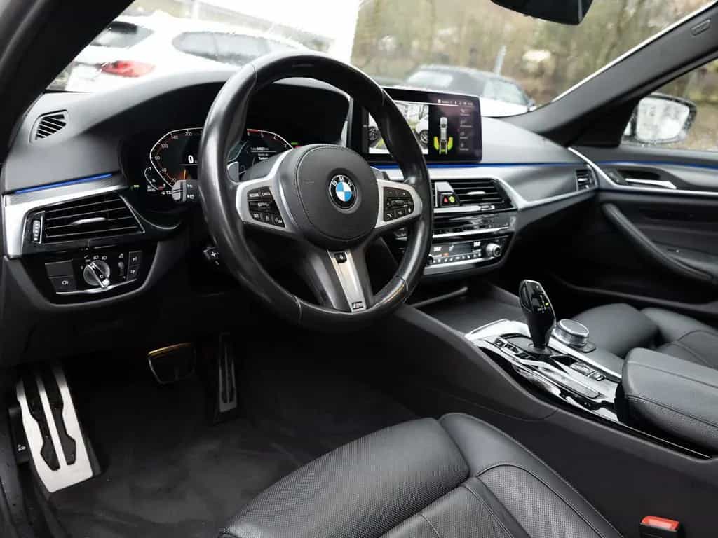 BMW 5 Series 520d Touring xDrive M-Sport PANO HUD LED W-LAN 01/2022-photo-24