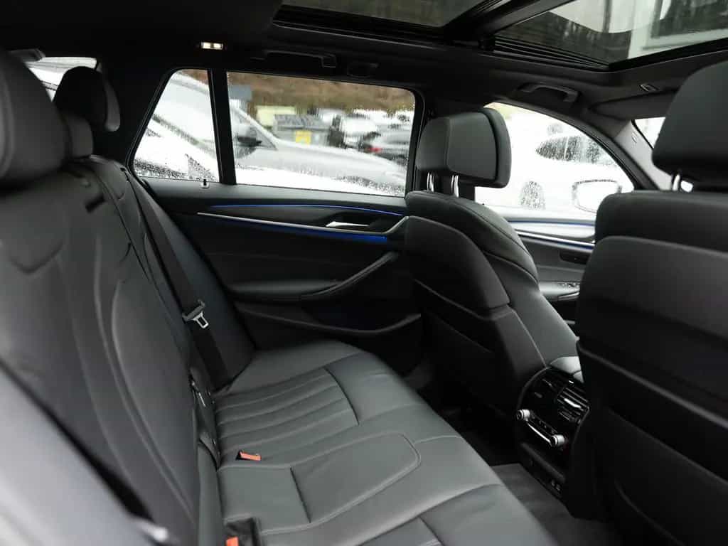 BMW 5 Series 520d Touring xDrive M-Sport PANO HUD LED W-LAN 01/2022-photo-8