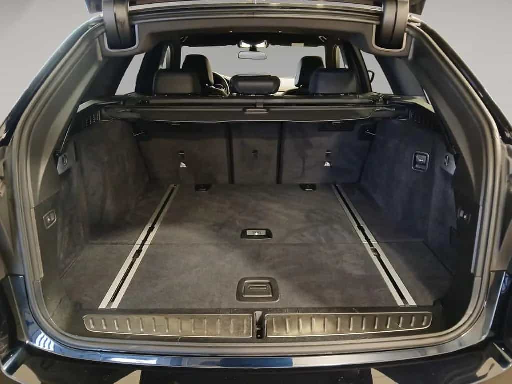 BMW 5 Series 530i Touring M Sport LiveCockpitProf Head-Up 11/2022-photo-11