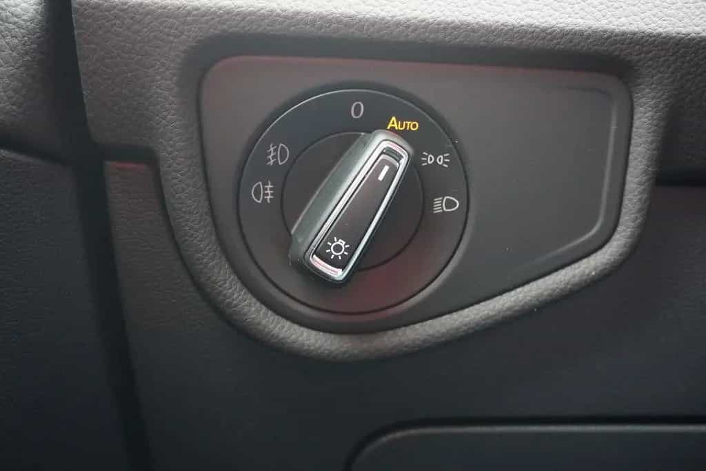 Volkswagen Touran 1.5 TSI DSG Highline LED Navi AHK Kamera 12/2019-photo-16