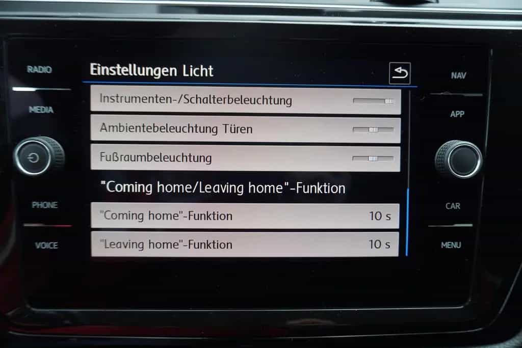 Volkswagen Touran 1.5 TSI DSG Highline LED Navi AHK Kamera 12/2019-photo-28