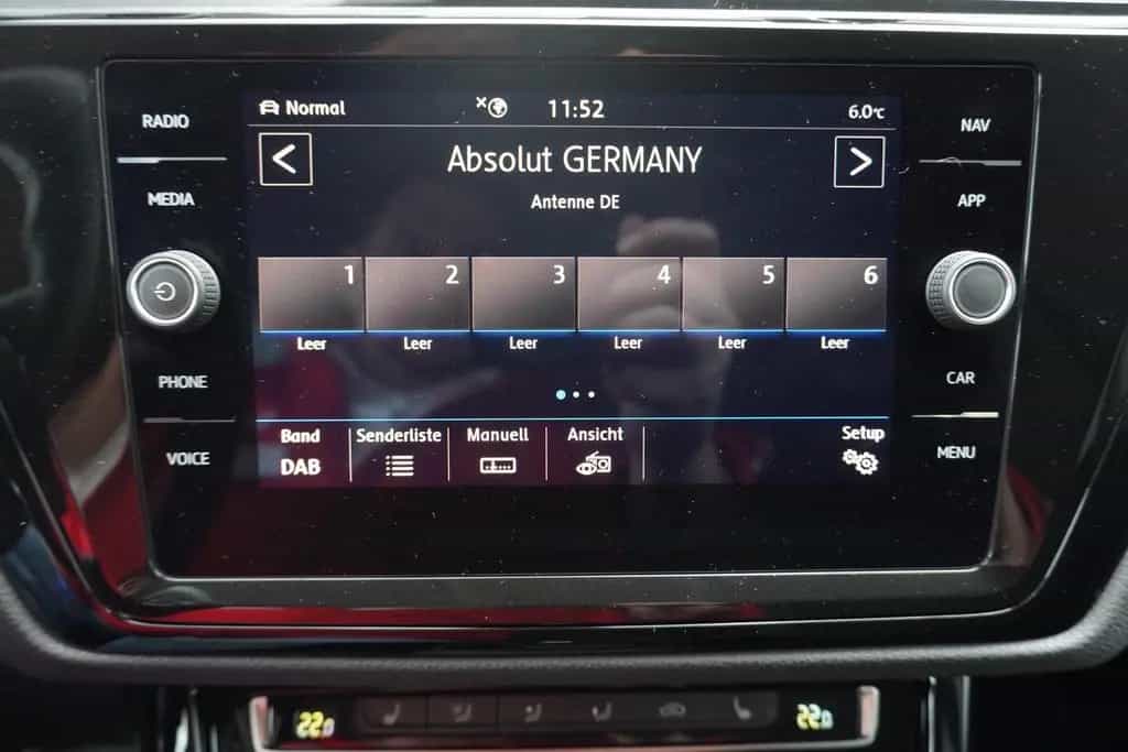 Volkswagen Touran 1.5 TSI DSG Highline LED Navi AHK Kamera 12/2019-photo-30