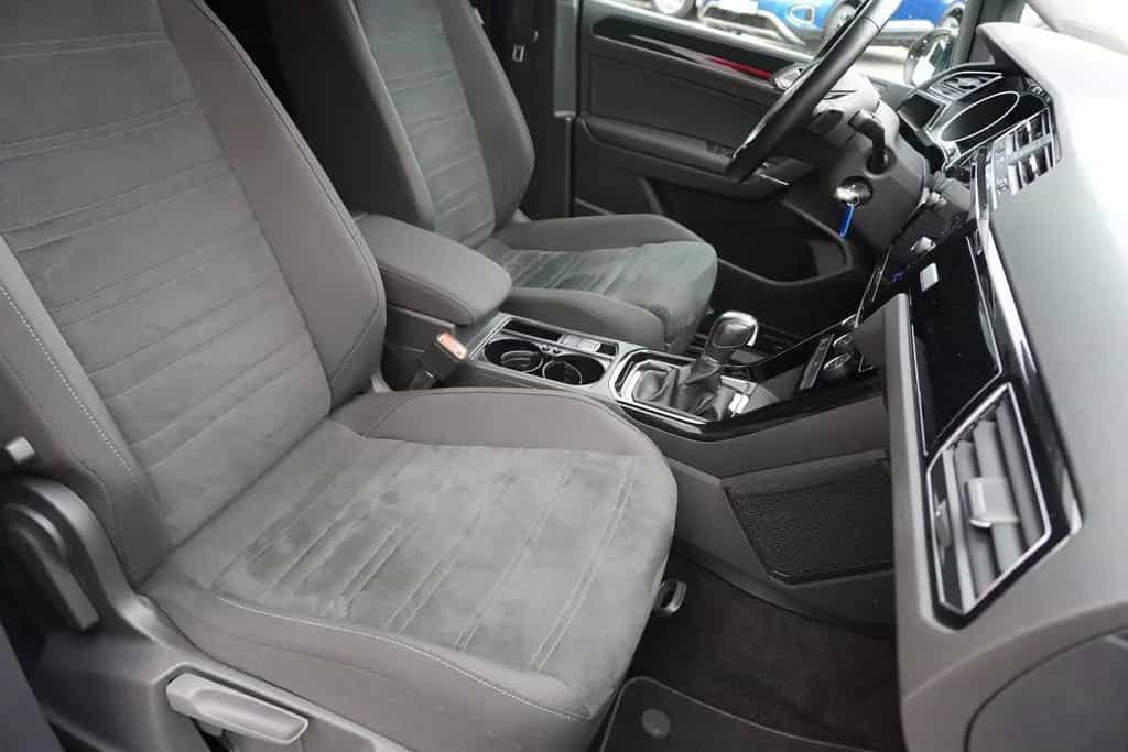 Volkswagen Touran 1.5 TSI DSG Highline LED Navi AHK Kamera 12/2019-photo-38