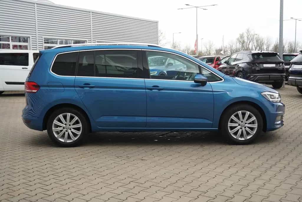 Volkswagen Touran 1.5 TSI DSG Highline LED Navi AHK Kamera 12/2019-photo-4
