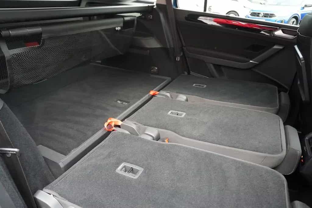 Volkswagen Touran 1.5 TSI DSG Highline LED Navi AHK Kamera 12/2019-photo-42