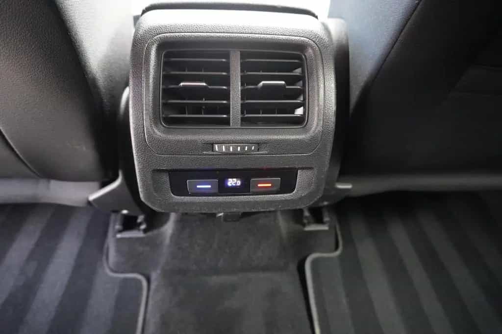 Volkswagen Touran 1.5 TSI DSG Highline LED Navi AHK Kamera 12/2019-photo-44