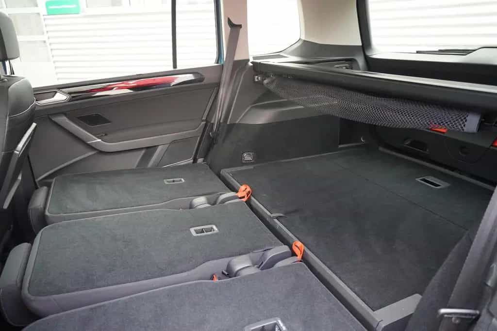 Volkswagen Touran 1.5 TSI DSG Highline LED Navi AHK Kamera 12/2019-photo-46