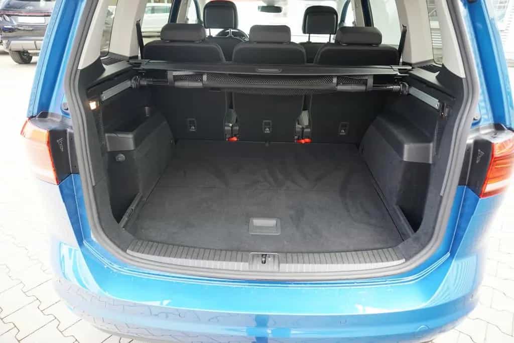 Volkswagen Touran 1.5 TSI DSG Highline LED Navi AHK Kamera 12/2019-photo-47